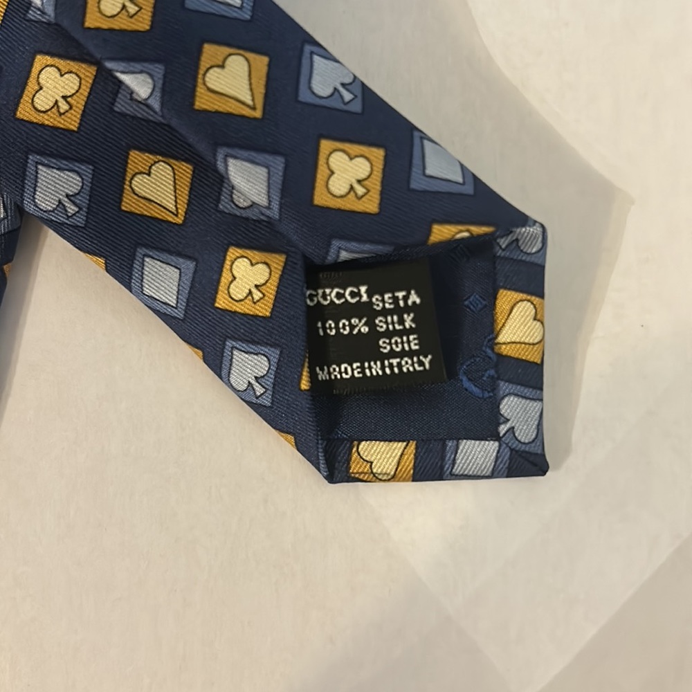 Authentic Gucci 100% Silk Printed Tie Card Suits - Picture 3 of 4